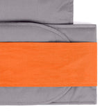 portabebè mhug mei tai collezione Bicolore modello Sunny fondo di base grigio con bavero arancione bottoni a pressione arancioni dettaglio imbottitura della base del pannello